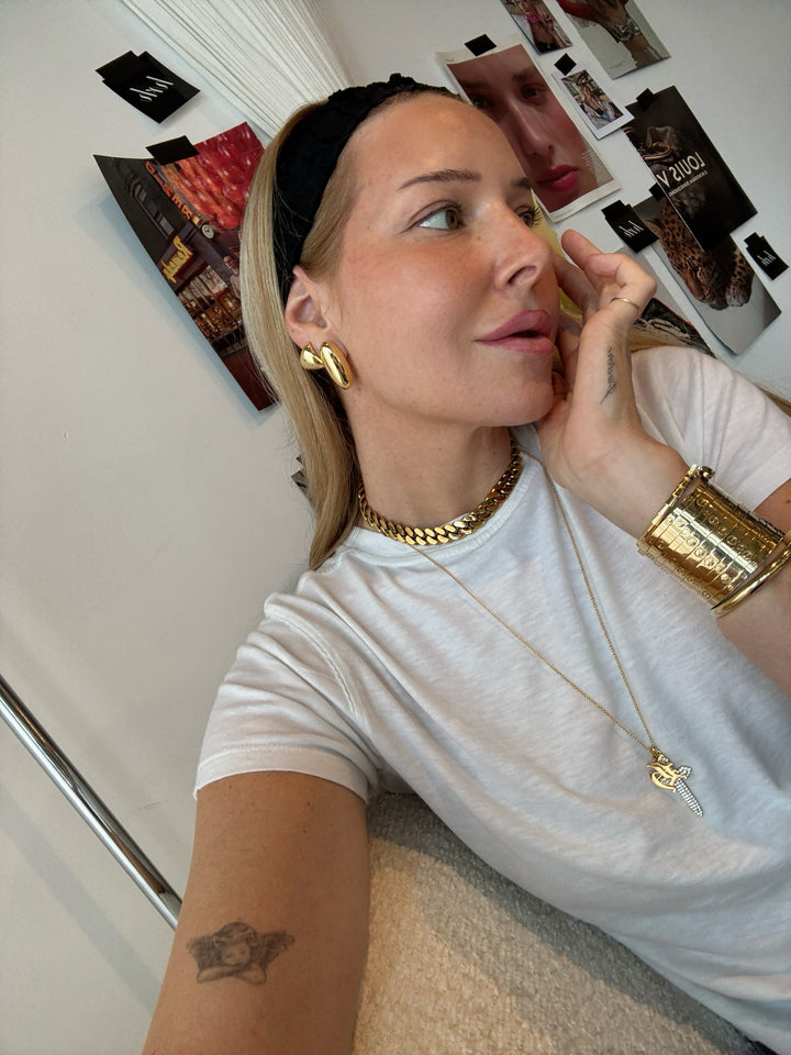 C'EST DAGGER NECKLACE