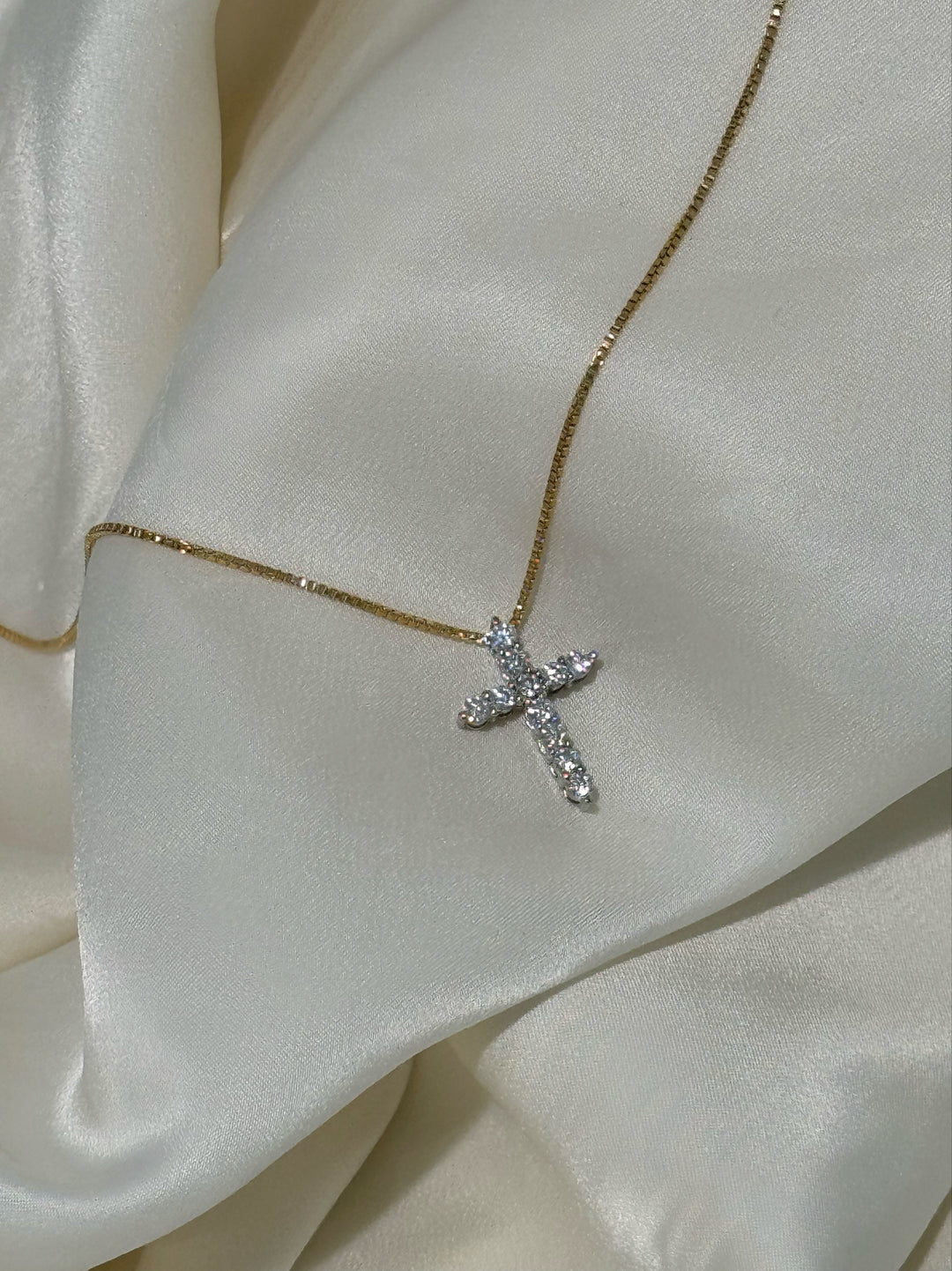 DREAM CROSS (925 MOISSANITE)