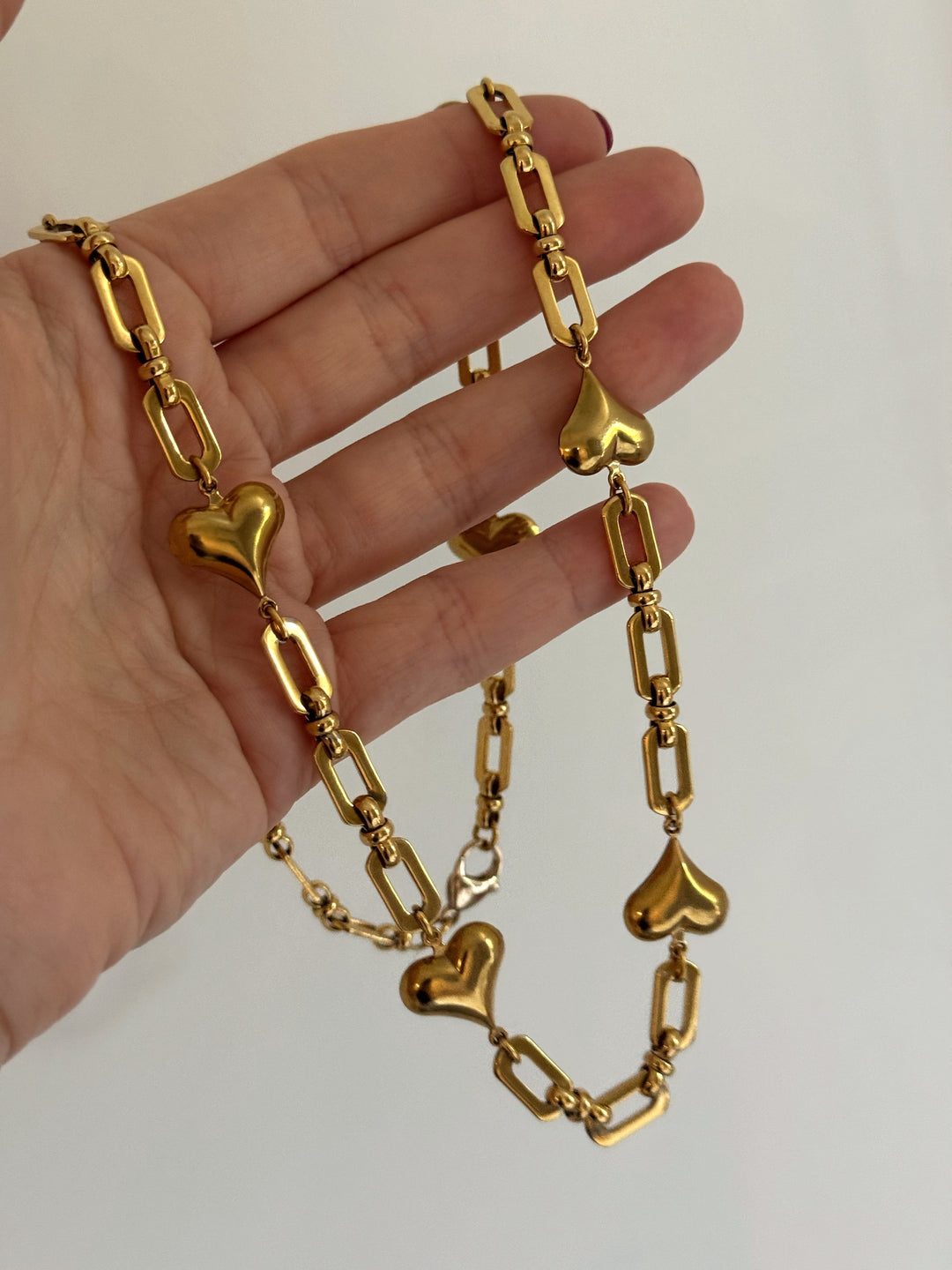 SLEEK CITY HEART CHAIN