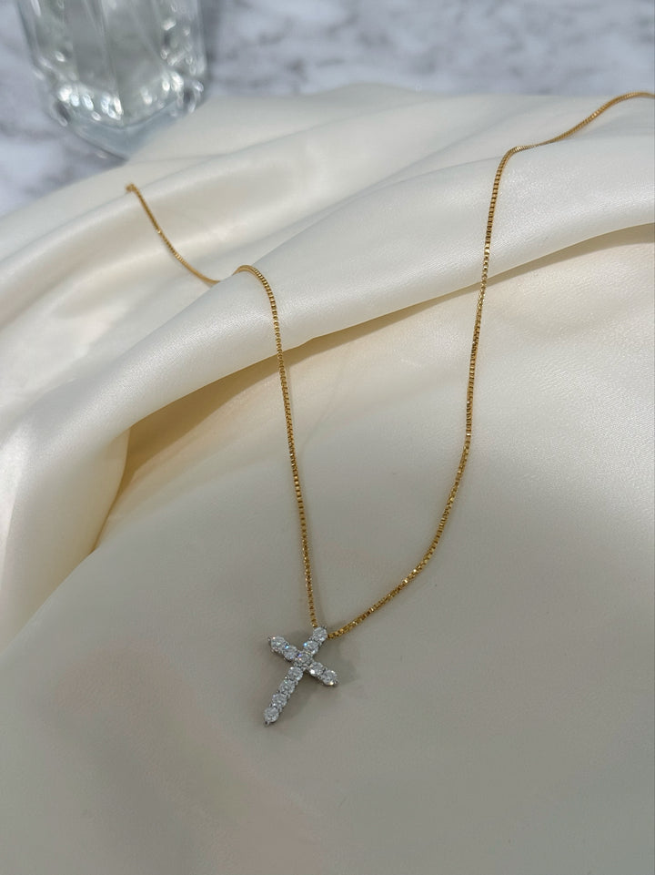 DREAM CROSS (925 MOISSANITE)