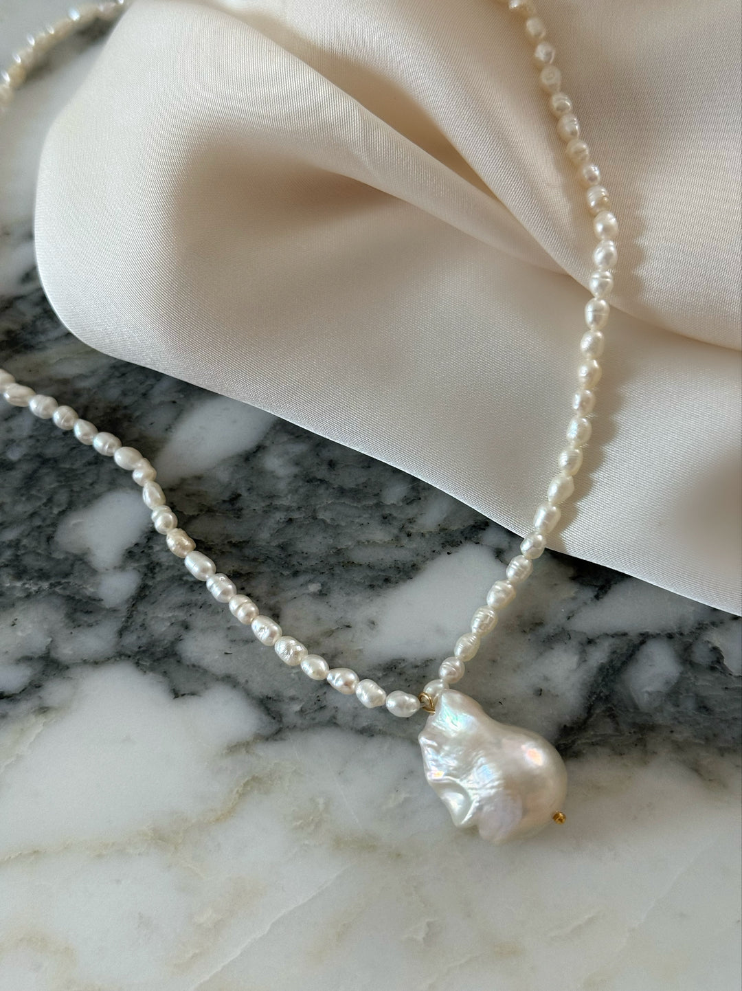 MOONLIGHT PEARL NECKLACE