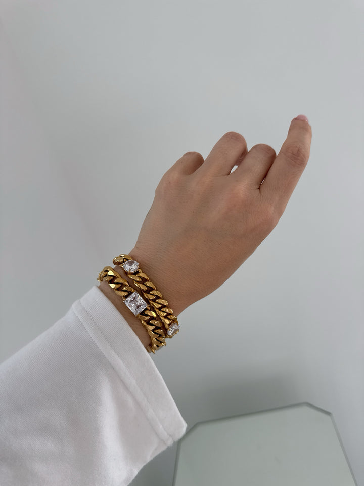 RICHE CHAINS