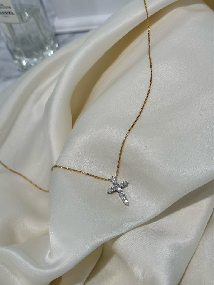 DREAM CROSS (925 MOISSANITE)