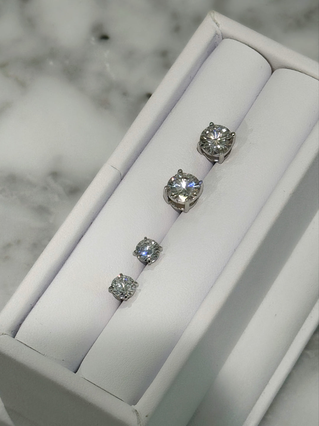 LUXE DREAM STUDS (925 MOISSANITE)