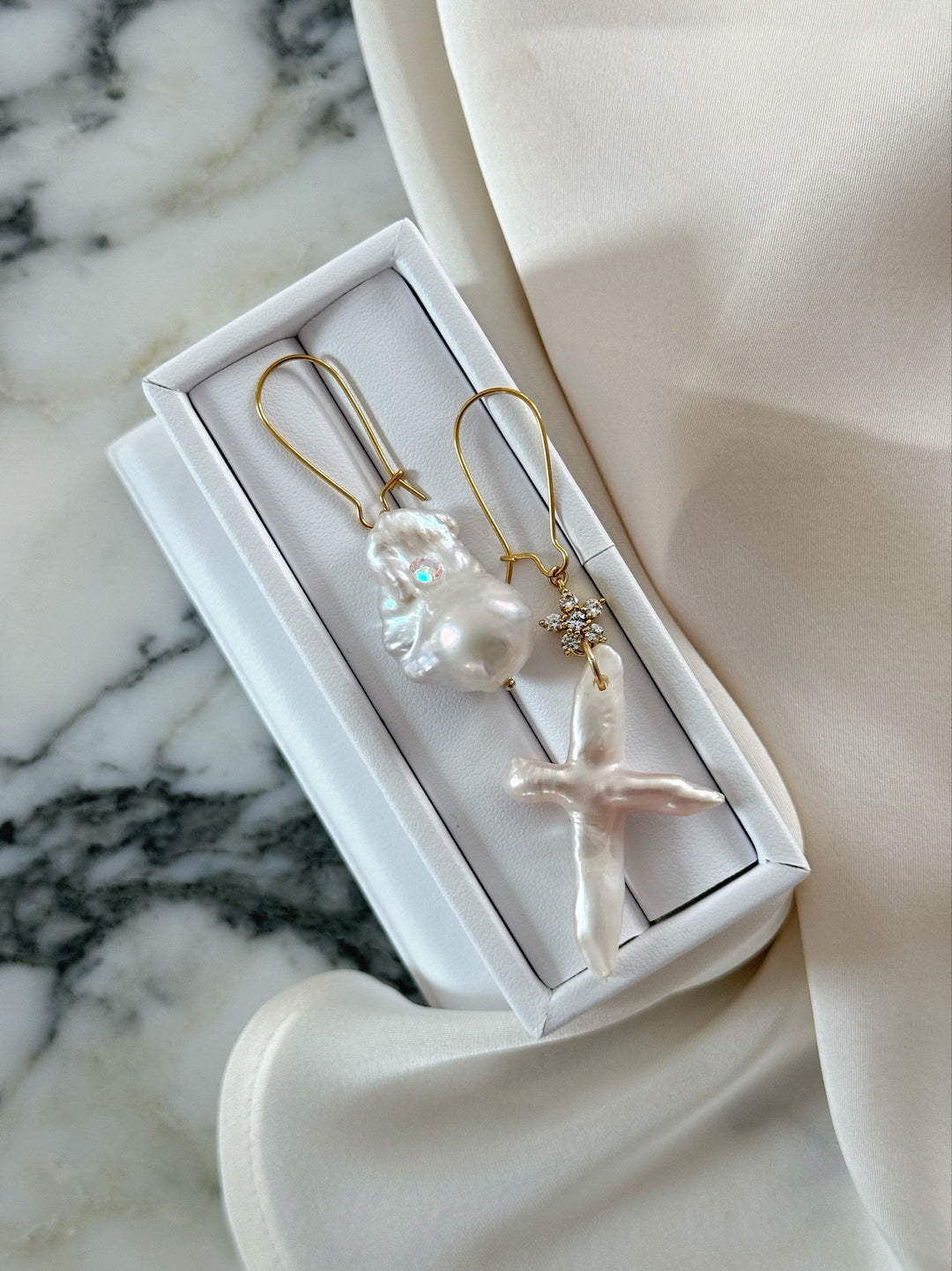 MOONLIGHT PEARL EARRINGS