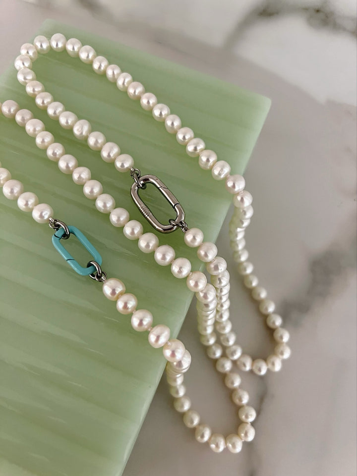 BEACH CLUB LAYERING PEARLS