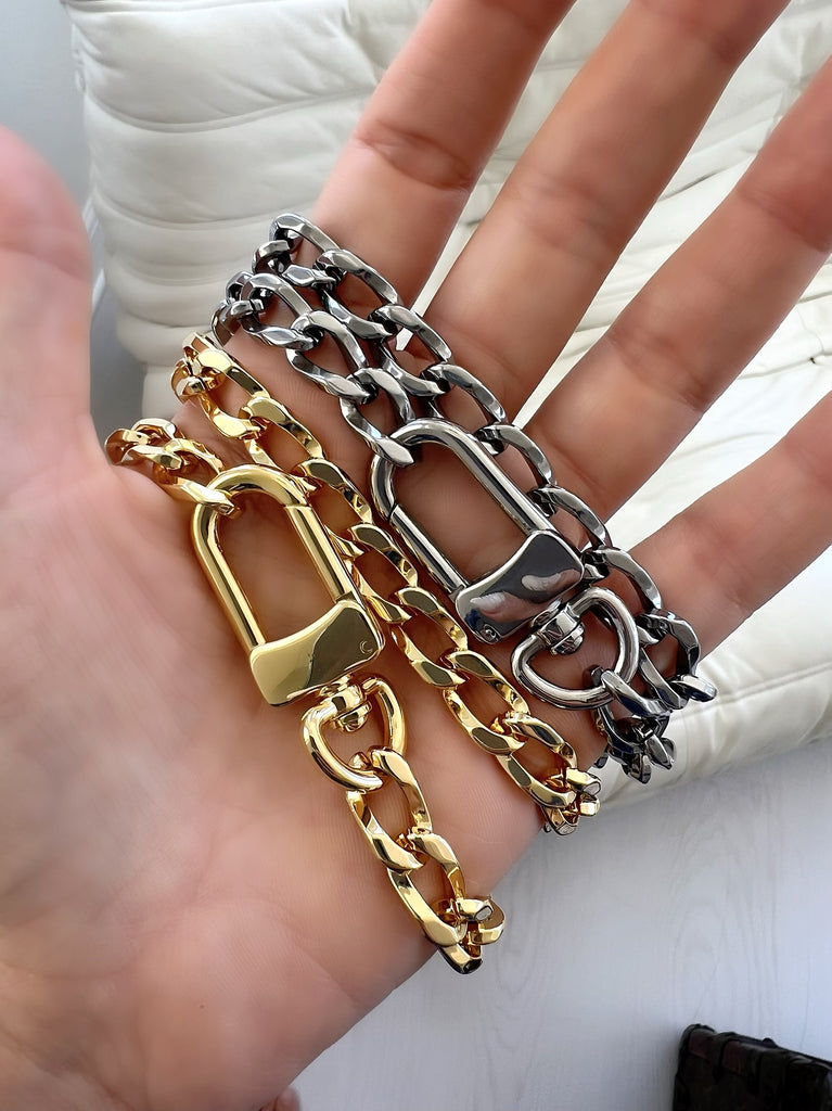 UNIVERSELLE CHAIN